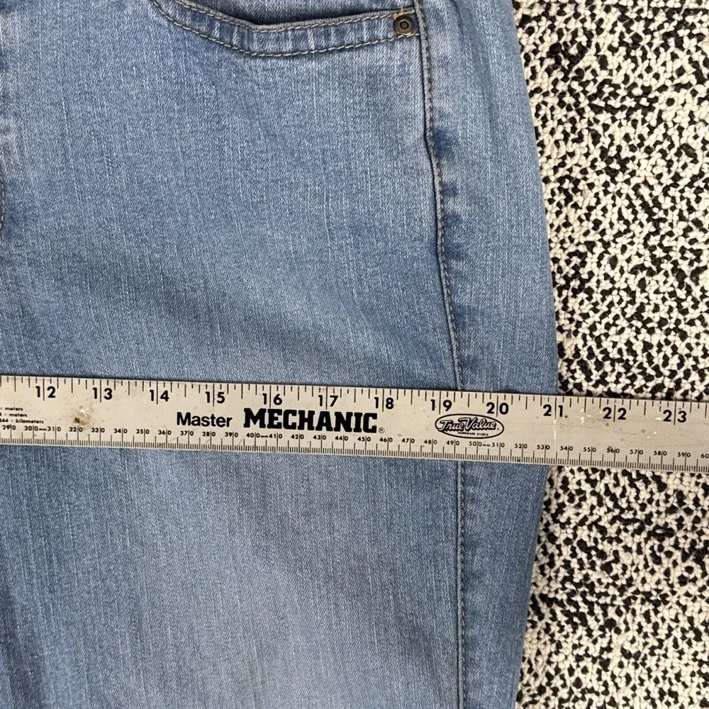 Wrangler Aura Blue Jeans Womens 12P (32 X 29)‎ Straight Leg Short Rise Western